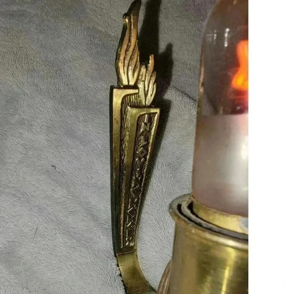 Yizkor Brass Lamp - Picture 4 of 6